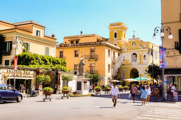Sorrento: cosa vedere e come arrivarci da Napoli senza stress
